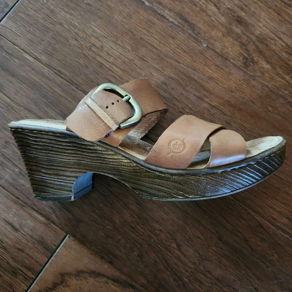 Born Tan Leather Buckle 3" Heels Sandals, Size 8 - Picture 2 of 6